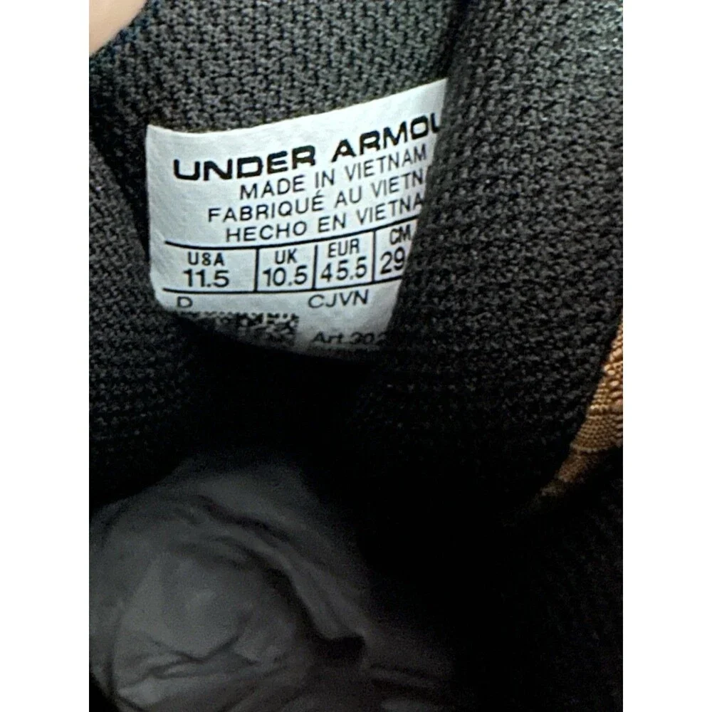 Size 11.5 Under Armour Mens UA Stellar G2 6
